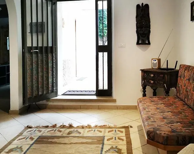 Casa Rustica Con Giardino