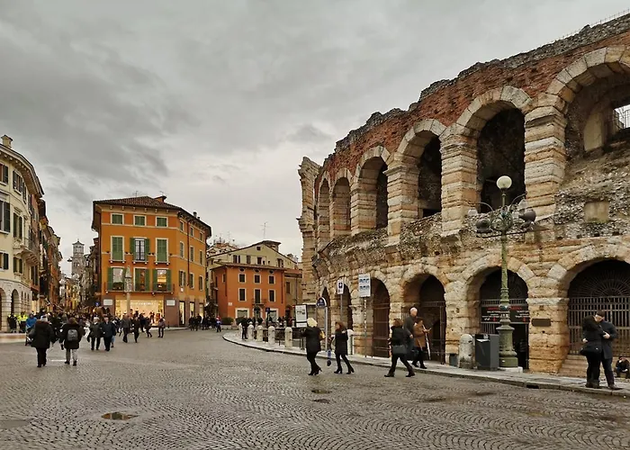 Casa Rustica Con Giardino بيت للعطل كابرينو فيرونيسي