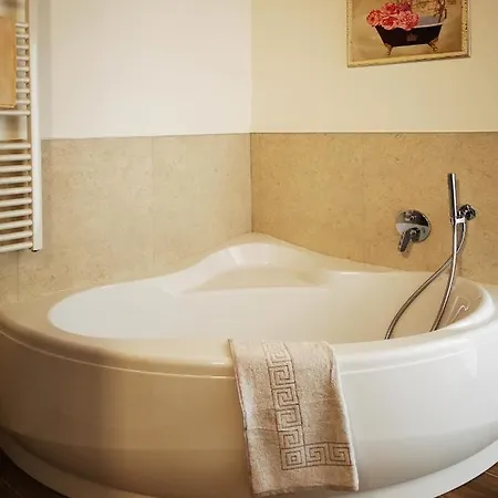 Casa Rustica Con Giardino 別荘 カプリーノ・ヴェロネーゼ