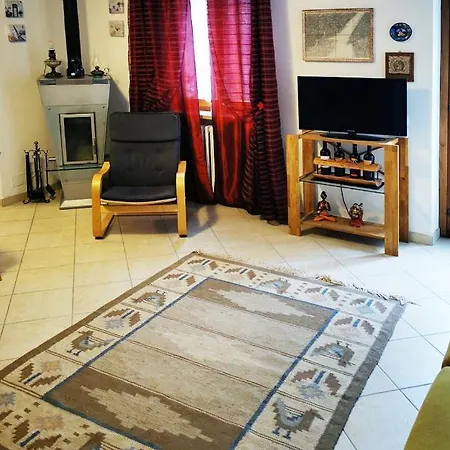 Casa Rustica Con Giardino Ferienhaus