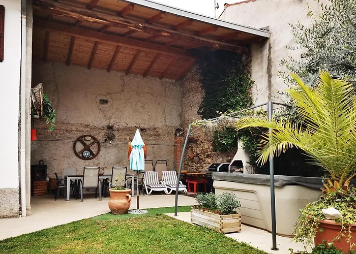Nyaraló Casa Rustica Con Giardino