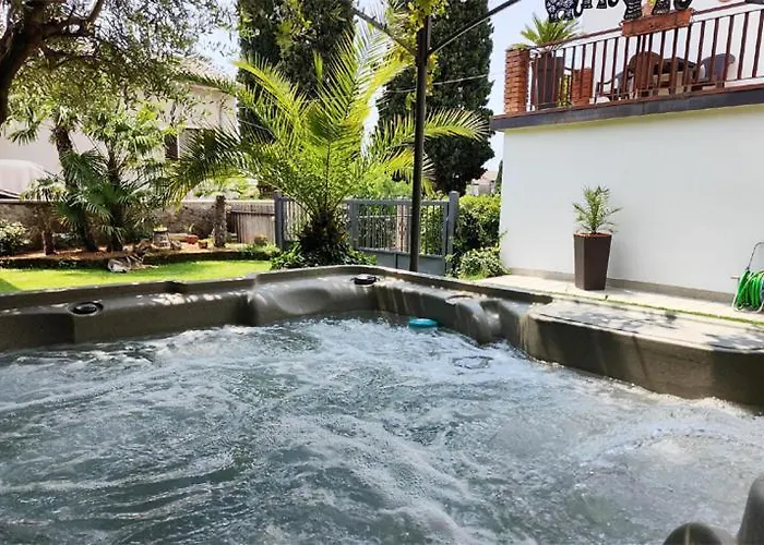 Casa Rustica Con Giardino Nyaraló