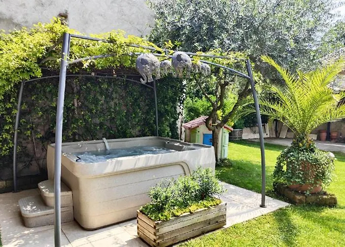 Nyaraló Casa Rustica Con Giardino *