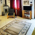 Casa Rustica Con Giardino بيت للعطل